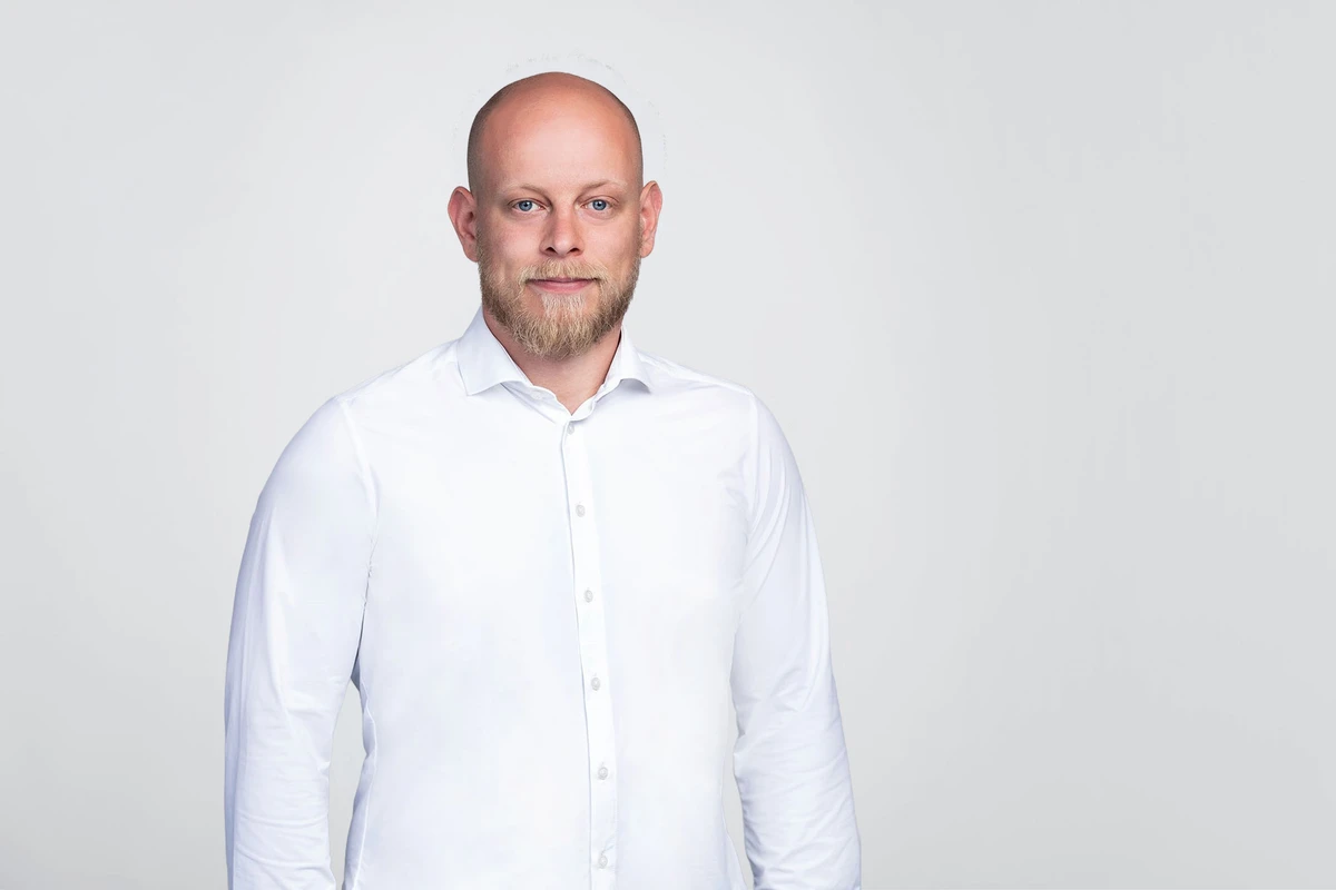 Portrait von Julian Ludt, Managing Consultant und Experte für stabile Datenbanklandschaften. Julian Ludt Managing Consultant für SQL Server und Azure